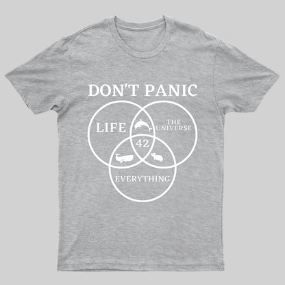 42 Answer to Life Universe and Everything Don't Panic T-Shirt - Geeksoutfit