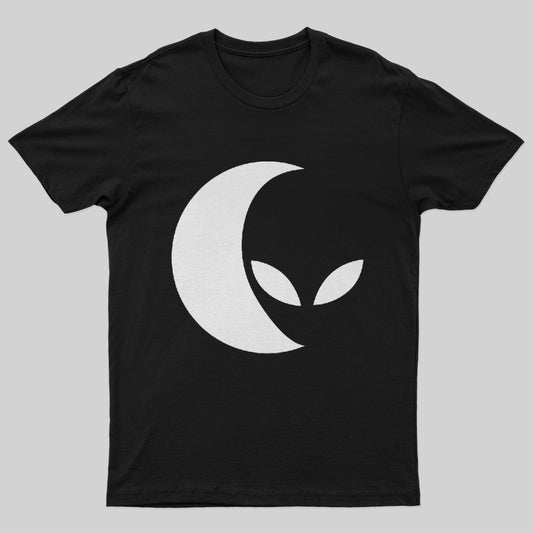 Alien Minimalist Design T-Shirt - Geeksoutfit