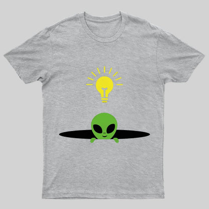 Minimal Art With Alien Invasion Idea T-Shirt - Geeksoutfit