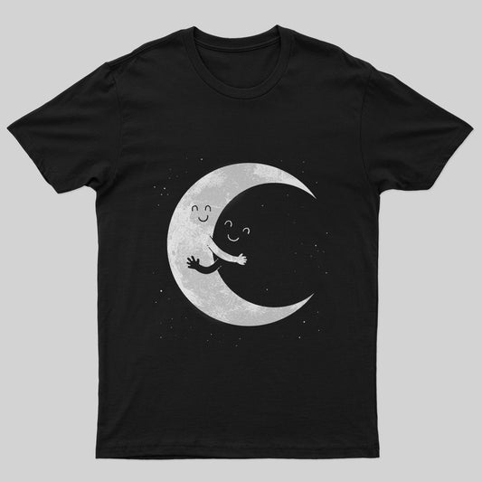 Moon Hug T-Shirt - Geeksoutfit